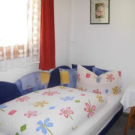 Ferienhaus Pult 度假居